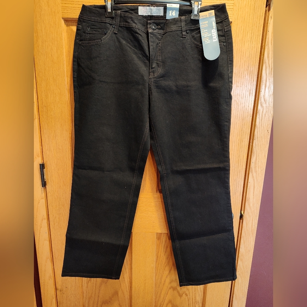 NWT Womens Faded Glory Black Jeans, 14 Petite, Straight Leg Eased